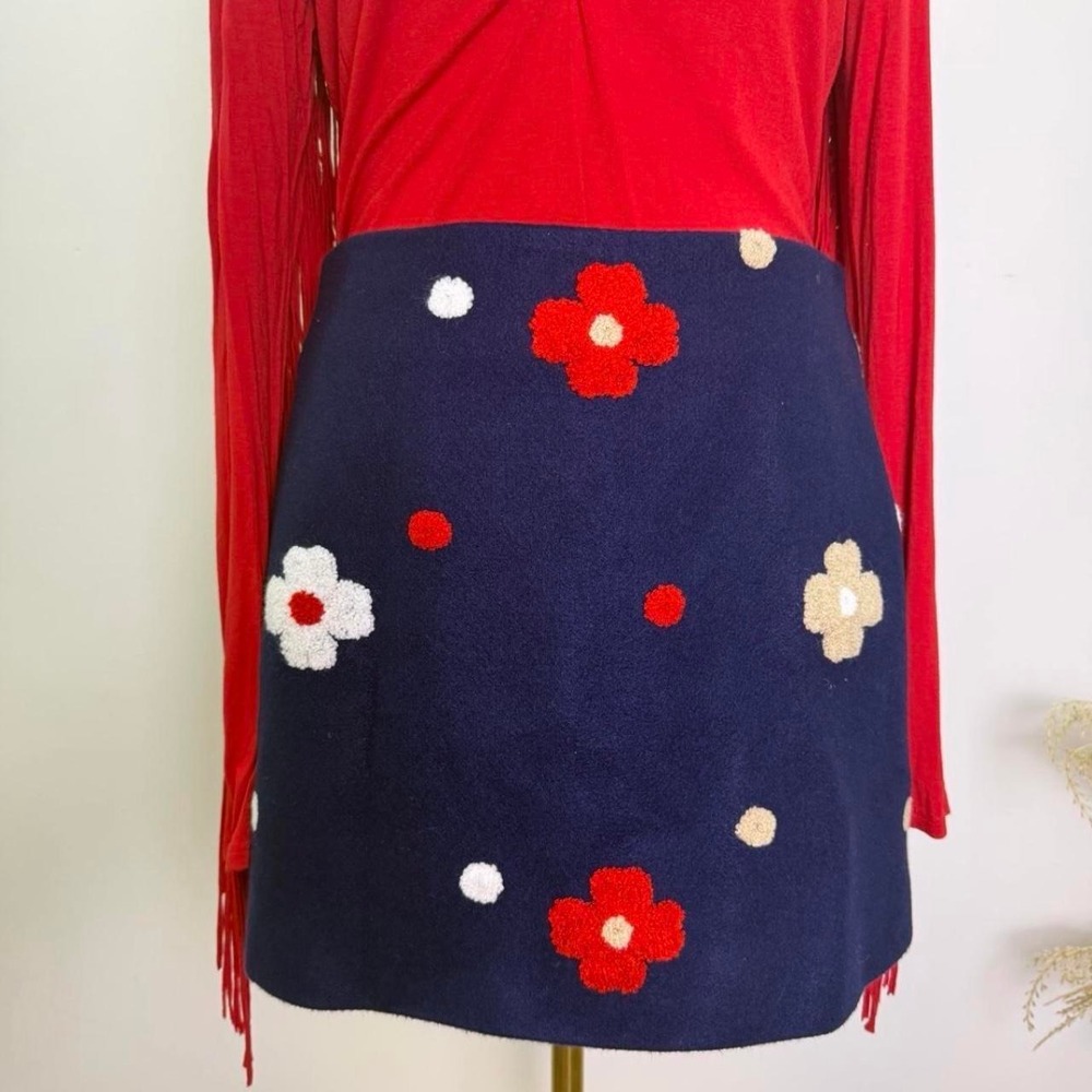 Topfeeling Ladies Wool Blend Navy Skirt with Red Floral Appliqué Size Large